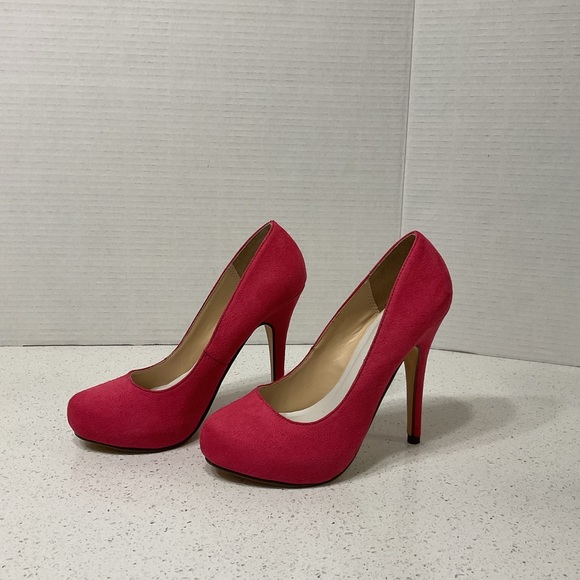 Michael Antonio Pink suede pumps. - Picture 3 of 4
